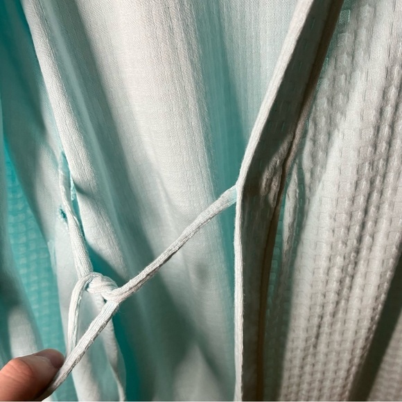 Croft & Barrow Womens Blue Waffle Texture Robe Size M Embroidered Wrap Tie Front - Picture 9 of 14